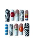 Press-on nails So'Claws - Collection Minimal, motifs zébrés noir et blanc avec accents colorés