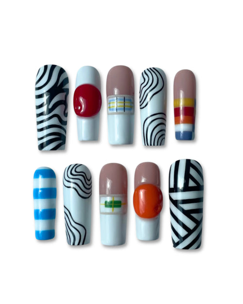 Press-on nails So'Claws - Collection Minimal, motifs zébrés noir et blanc avec accents colorés