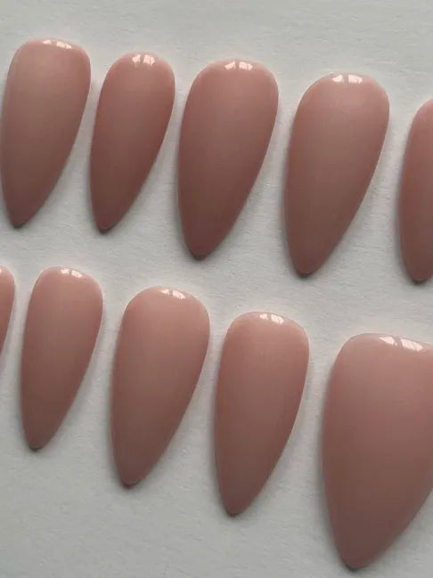 Set de press-on nails So'Claws - nail art niveau simple, designs simples et épurés